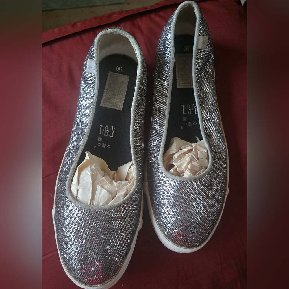 Womens Silver Glitter CONVERSE ALL STAR Round Toe Sneakers Sz 9 Pre-owned